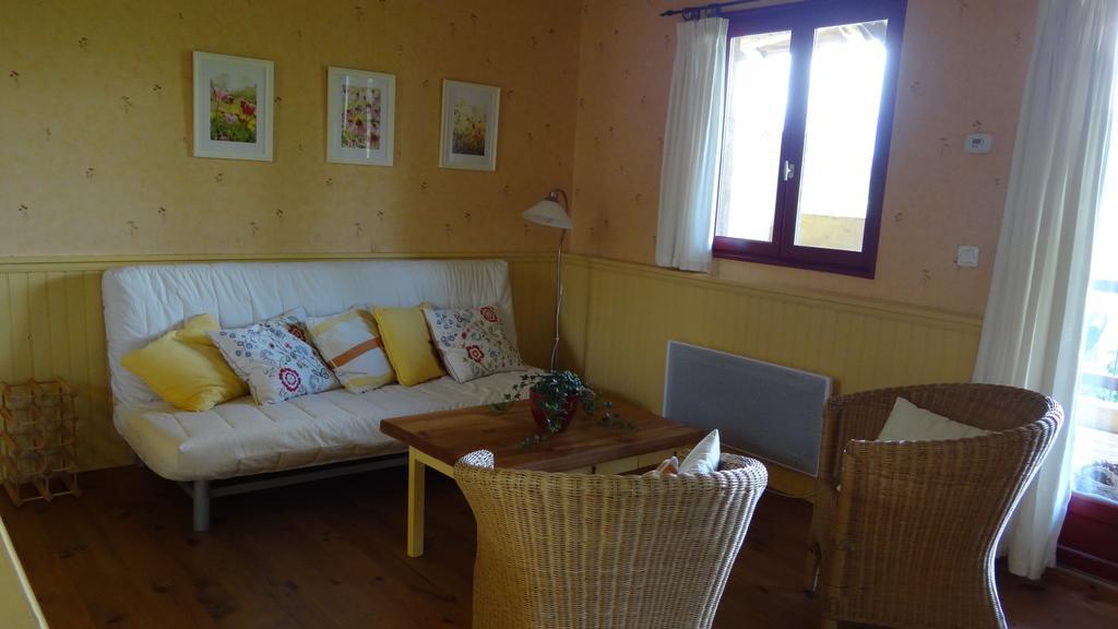Gîtes Pyrénées Les Trois Montagnes Ganties Habitación foto